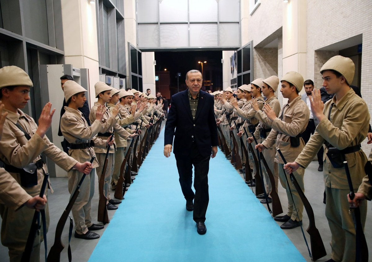 Μυρίζει…κρίση: Εκατοντάδες Τούρκοι κομάντος ακροβολισμένοι σε Αθήνα-Κομοτηνή – Ετοιμη η οθωμανική φιέστα: Σε τέμενος της Κομοτηνής θα προσευχηθεί ο Ερντογάν